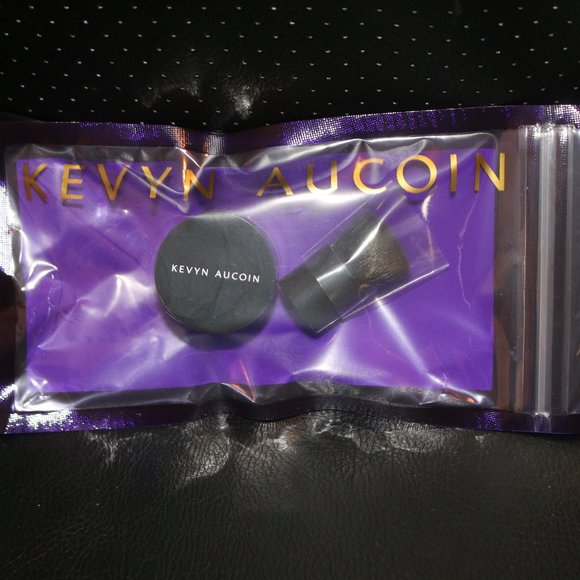Kevyn Aucoin Mini Foundation Balm 0.08 Oz Light - Picture 1 of 1